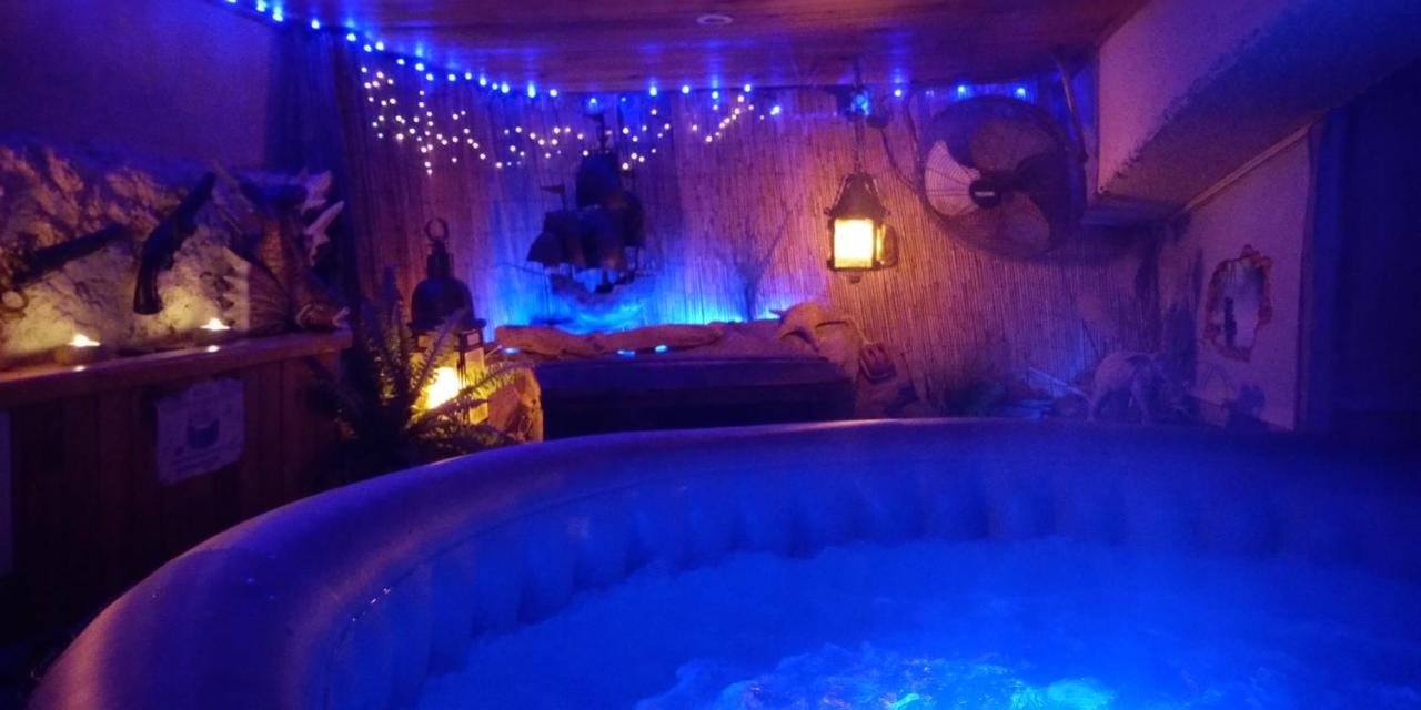 Nouveau ! Chambre D'Hote Insolite Privee " Coeurs De Pirates A Bali En Provence" Spa Sauna Massages Dans Cadre Exotique D'Amenagements Exterieurs D'Exception Ete Comme Hiver Bienvenue !!! Cavalaire-sur-Mer Ngoại thất bức ảnh